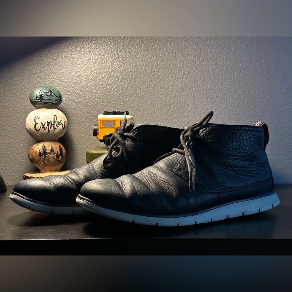 UGG Freamon Chukka Boot Men Black Waterproof Size 9